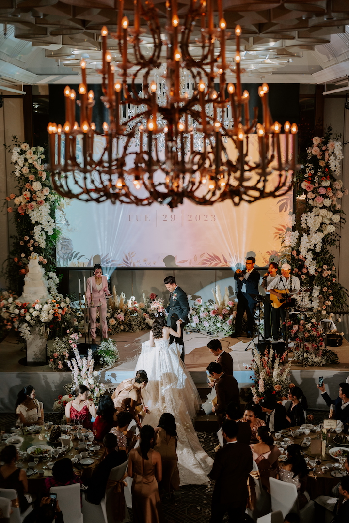 Sasithorn & Tharit @Courtyard By Marriott Phuket Town Said to VASANA STUDIO Facebook