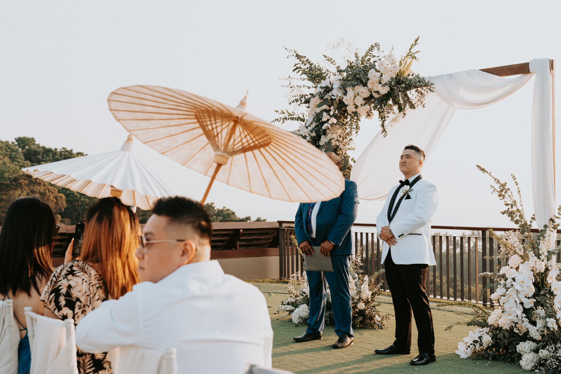 Phuket wedding at Avista Hideaway - wedding photography by Vasana Studio | 10_2