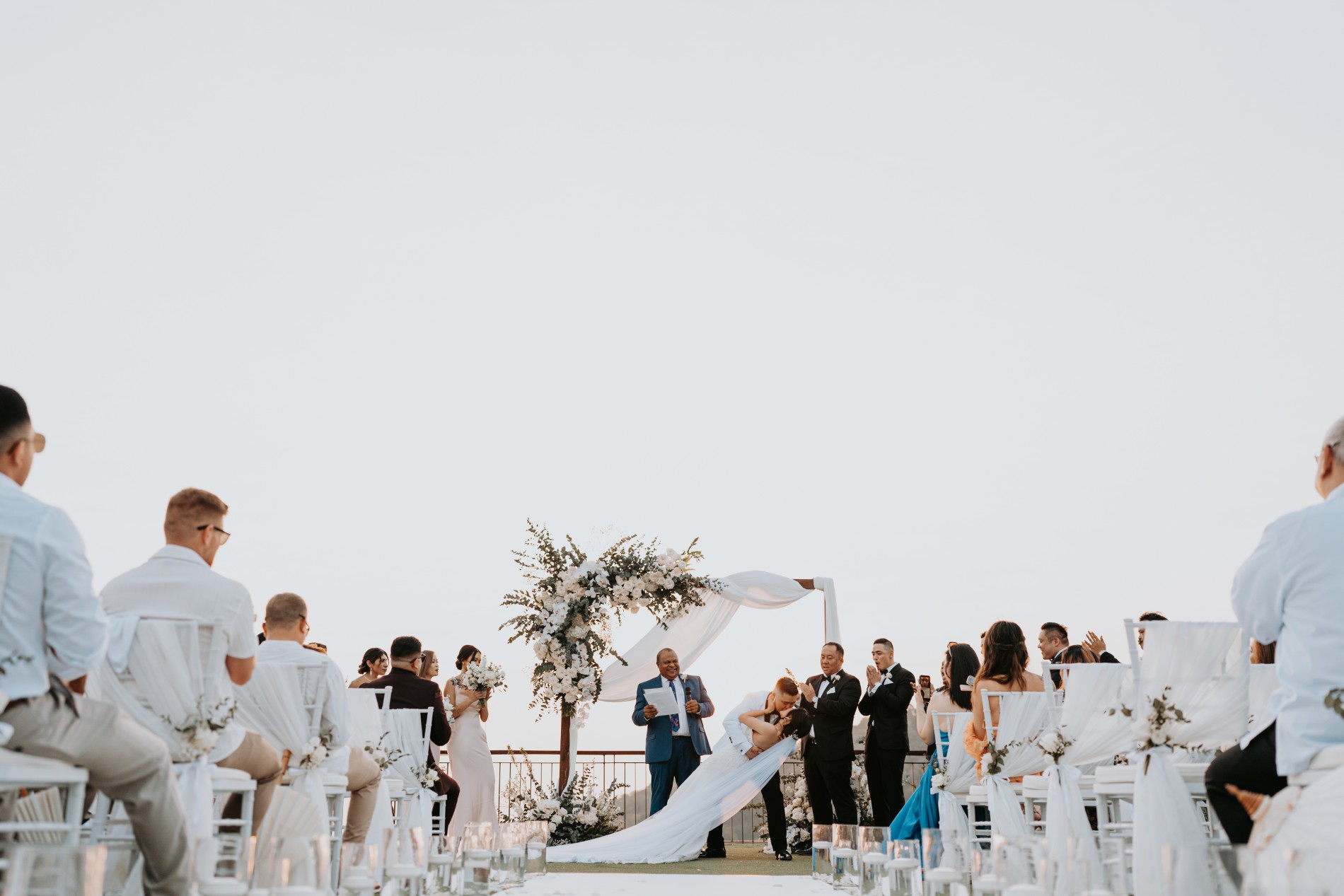 Phuket wedding at Avista Hideaway - wedding photography by Vasana Studio | 14_2
