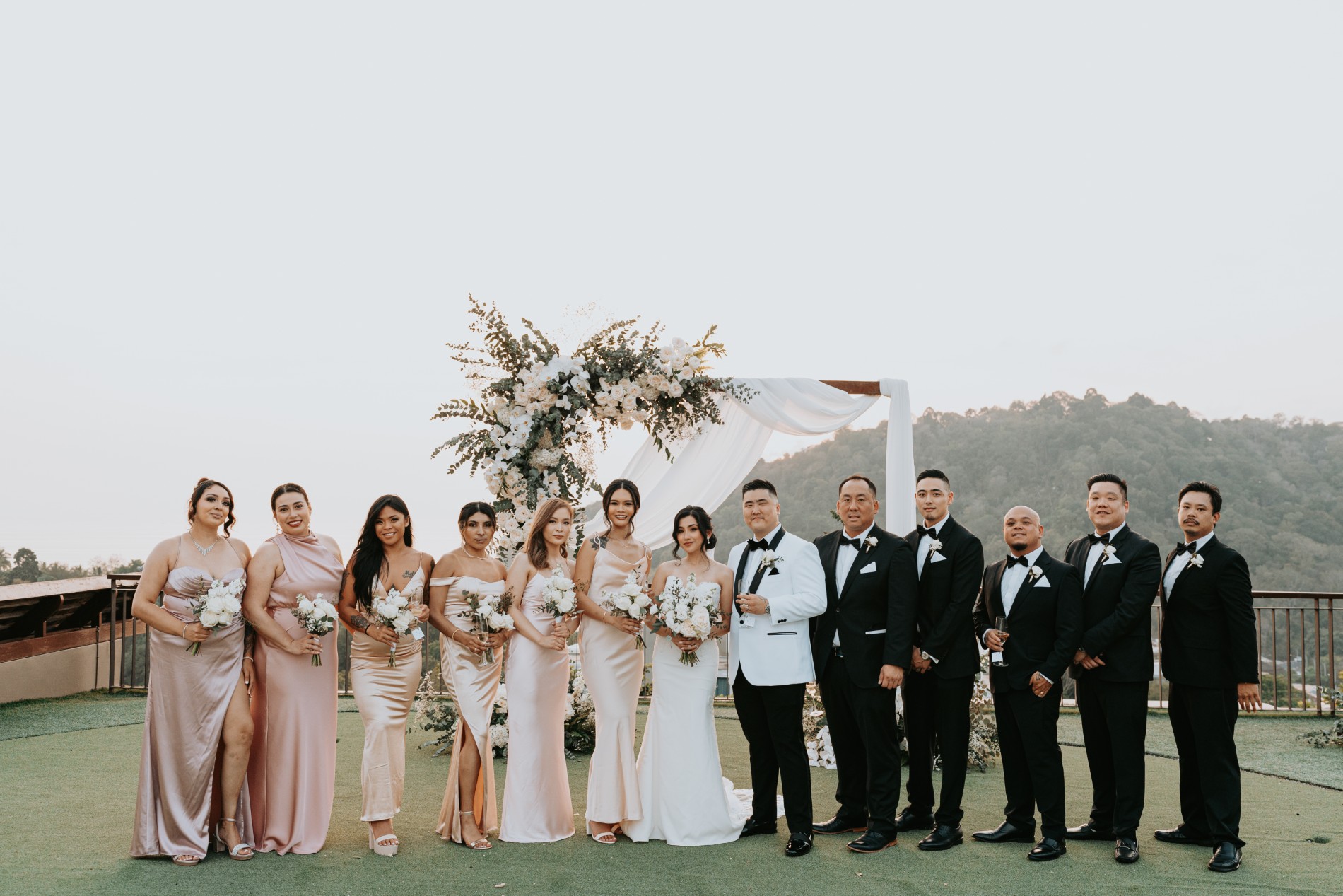 Phuket wedding at Avista Hideaway - wedding photography by Vasana Studio | 16_2