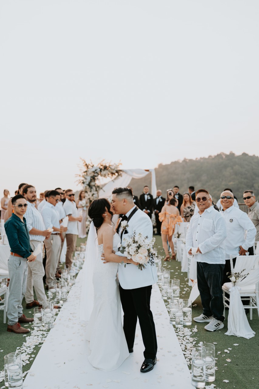 Phuket wedding at Avista Hideaway - wedding photography by Vasana Studio | 17_3
