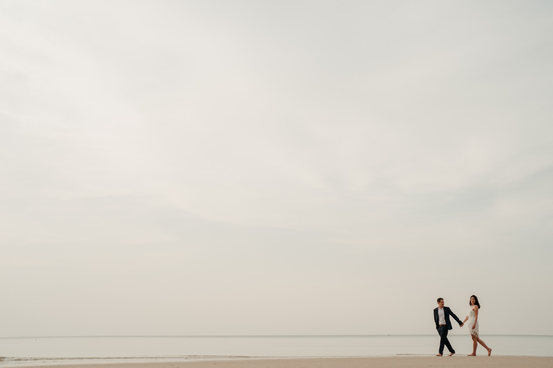 Phuket wedding at Naiyang Beach - wedding photography by Vasana Studio | 6_2