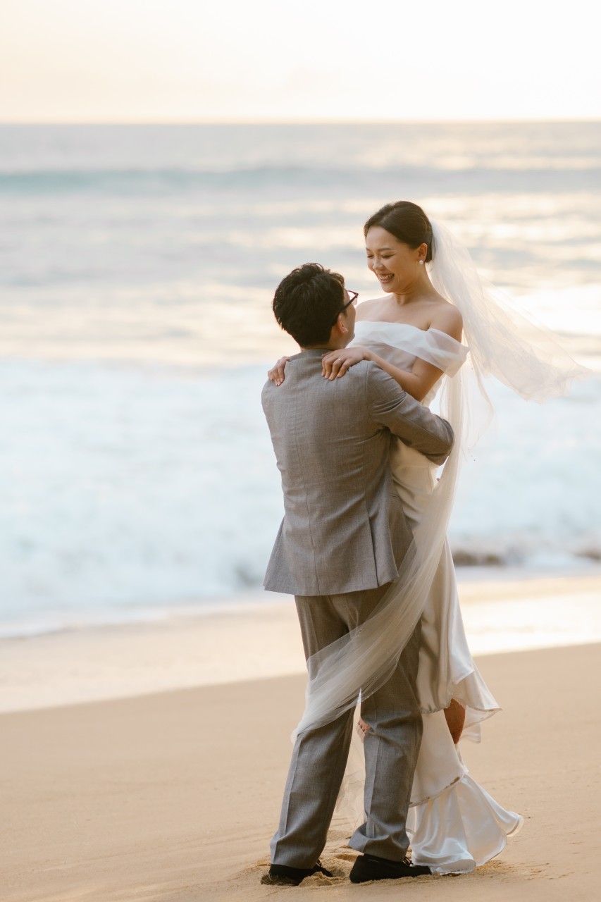 Daisy and Andy wedding at Renaissance Phuket luxury resort wedding photography