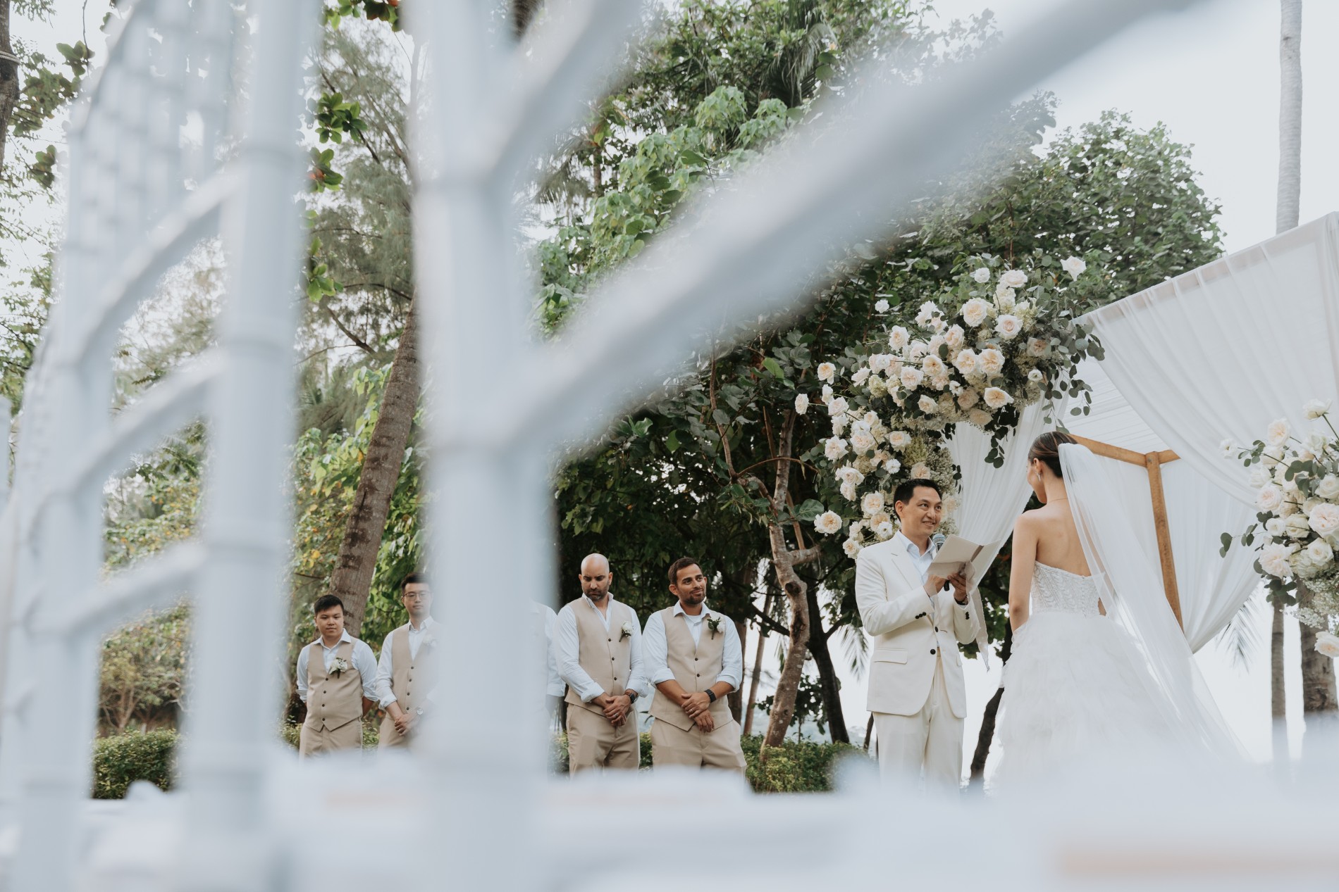 Phuket wedding at Rosewood - wedding photography by Vasana Studio | 72_2