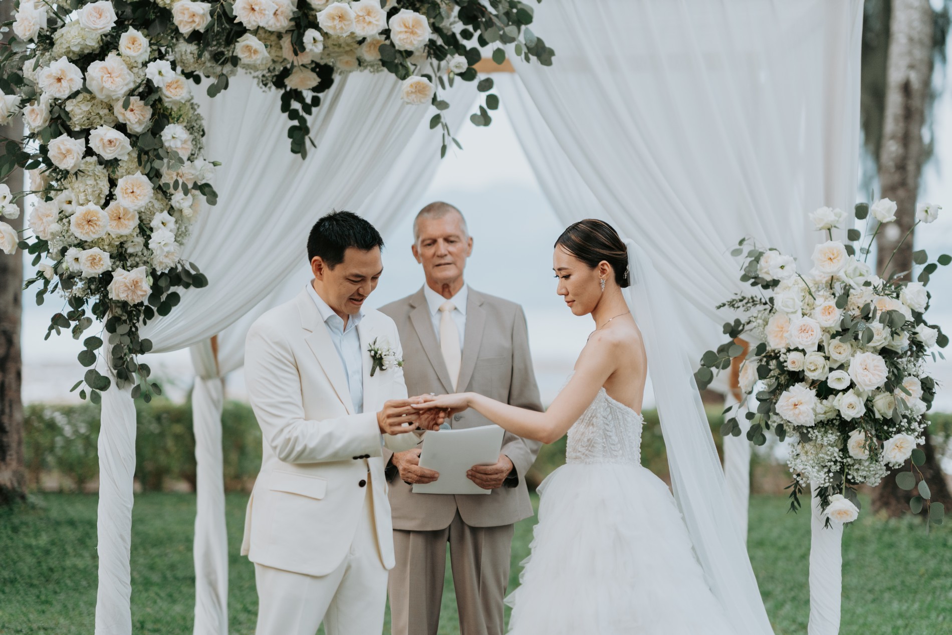 Phuket wedding at Rosewood - wedding photography by Vasana Studio | 80_1