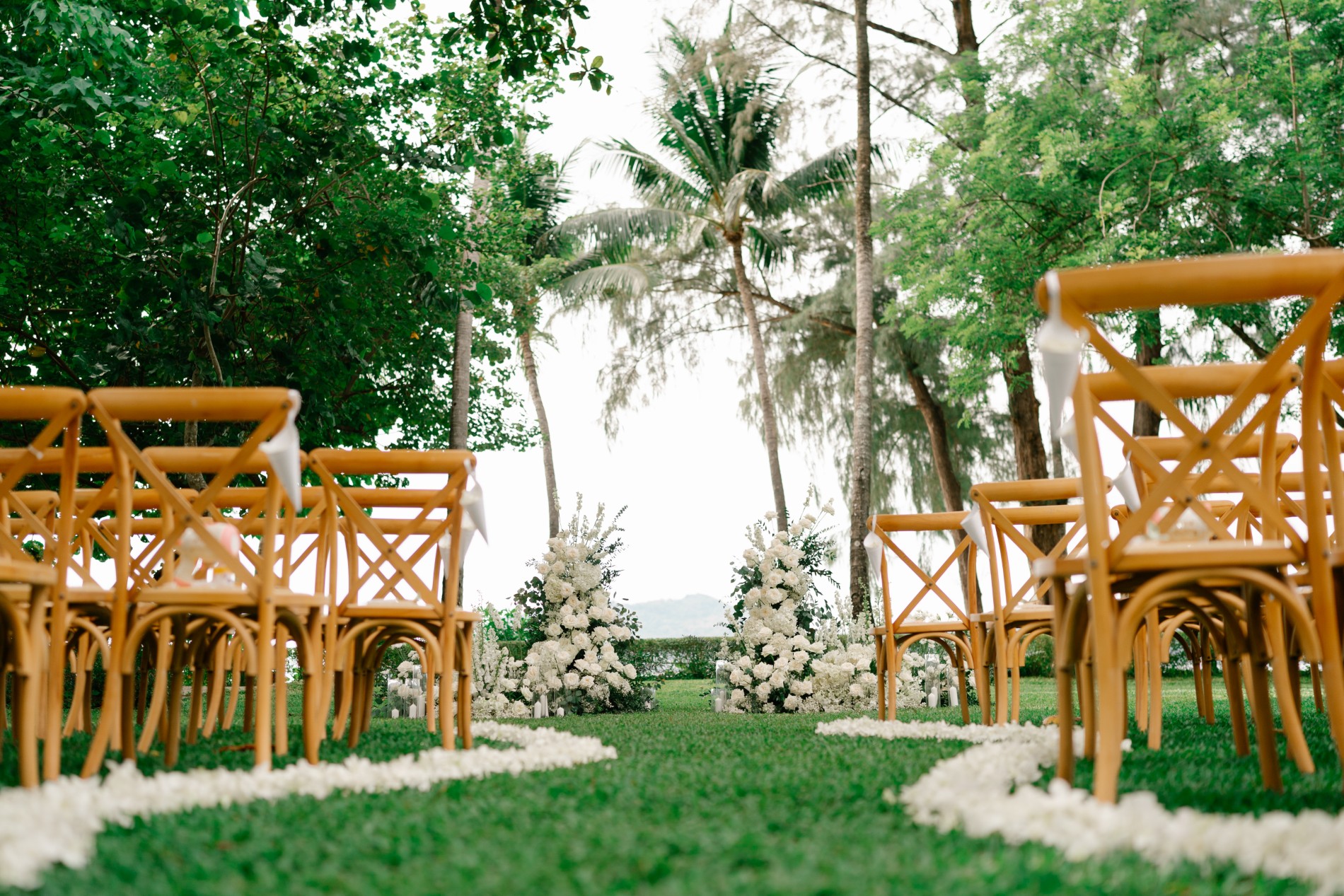 Phuket wedding at Rosewood - wedding photography by Vasana Studio | 1_1