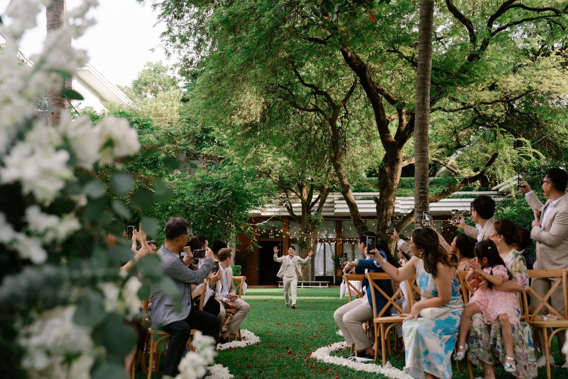 Phuket wedding at Rosewood - wedding photography by Vasana Studio | 29_2