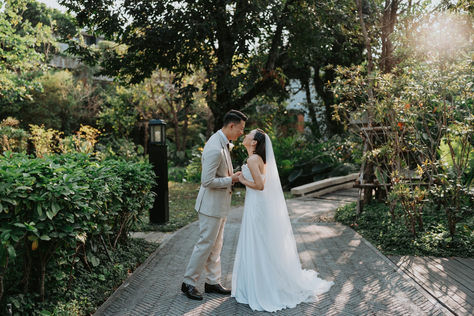 Phuket wedding at Rosewood - wedding photography by Vasana Studio | 21_2