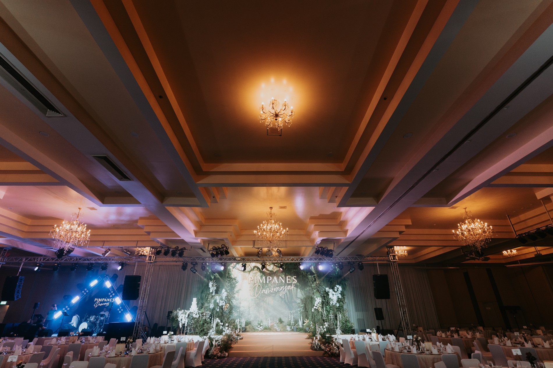 Phuket wedding at Royal Phuket City Hotel - wedding photography by Vasana Studio | 5_2