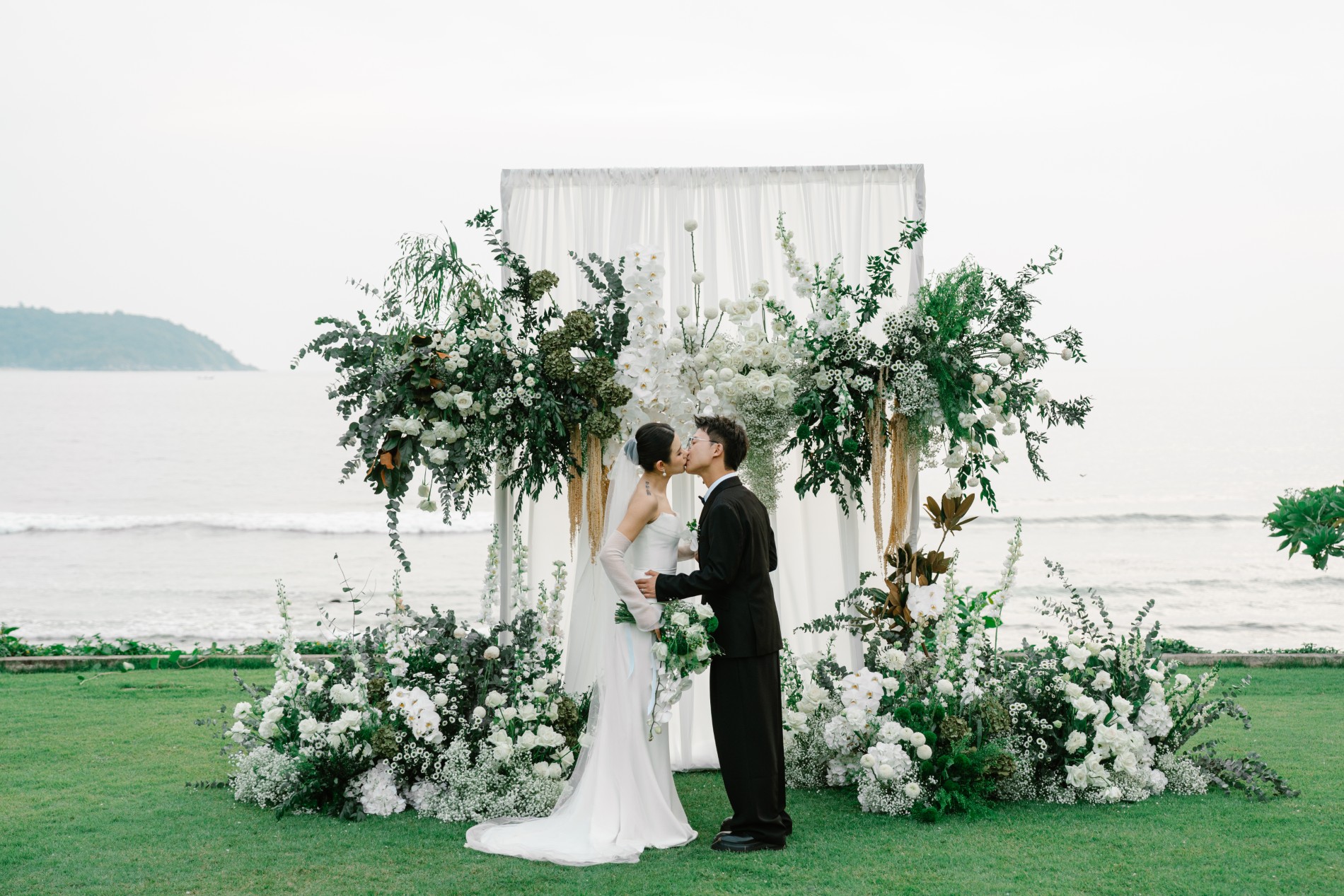 Phuket wedding at The Naka - wedding photography by Vasana Studio | 67_2