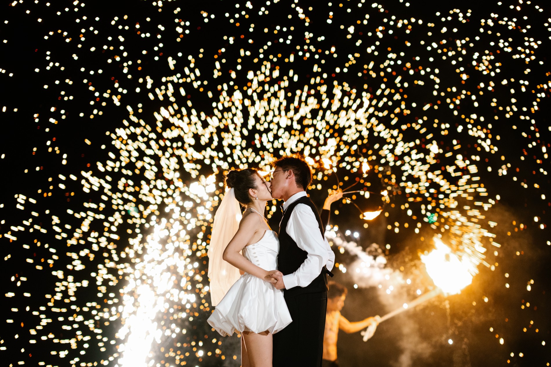 Phuket wedding at The Naka - wedding photography by Vasana Studio | 88_1