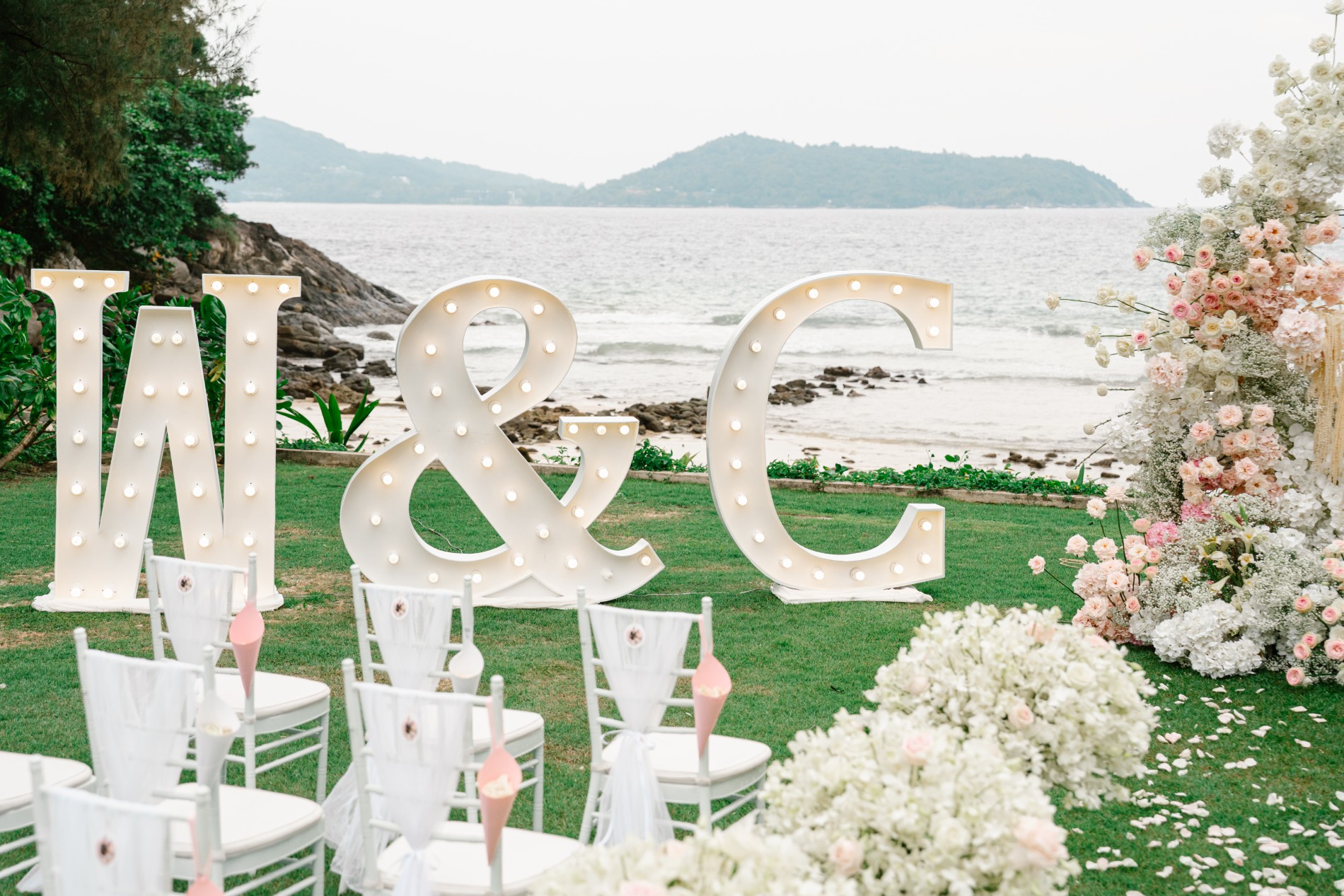 Phuket wedding at The Naka - wedding photography by Vasana Studio | 31_2