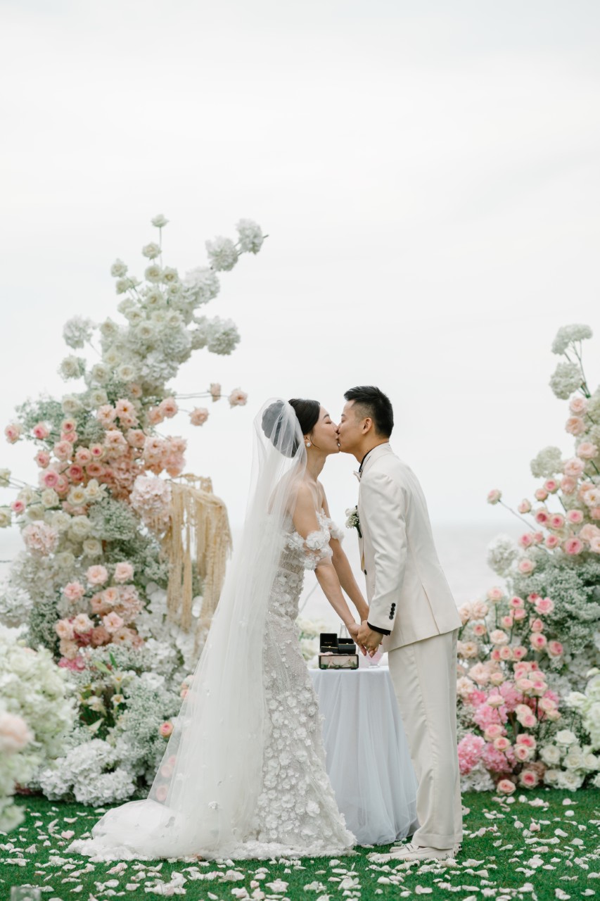Phuket wedding at The Naka - wedding photography by Vasana Studio | 56_2