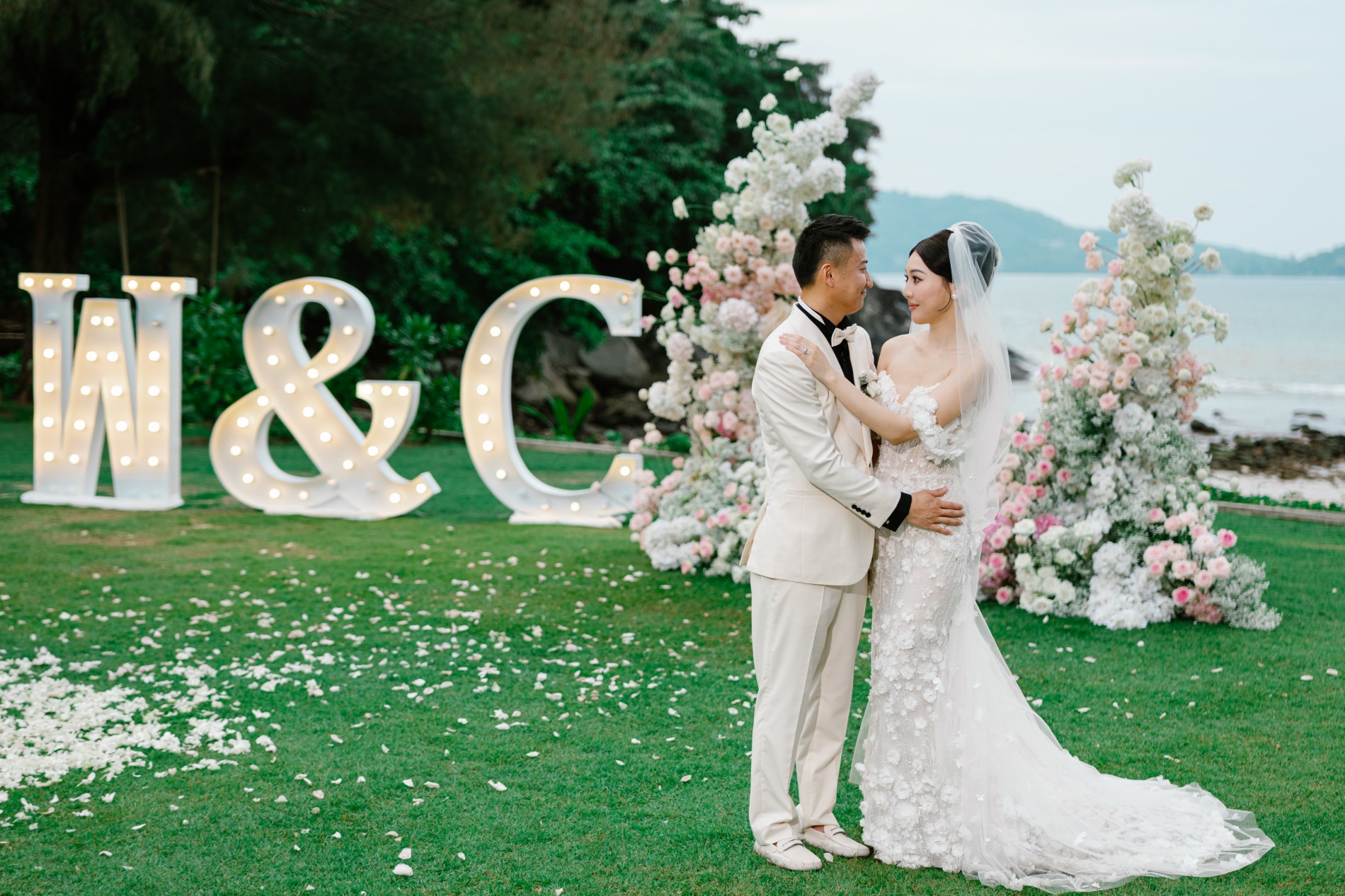 Phuket wedding at The Naka - wedding photography by Vasana Studio | 58_2