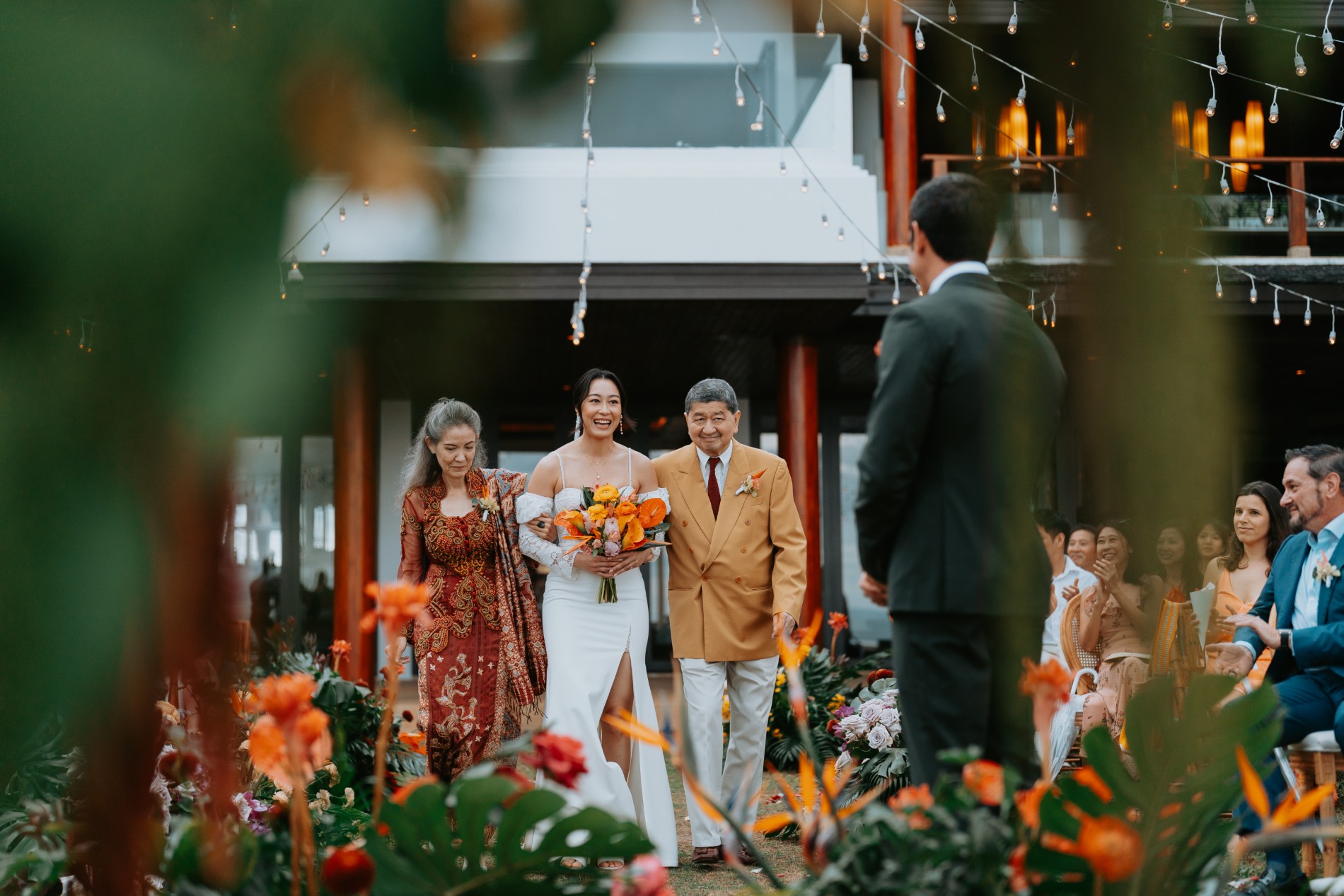 Phuket wedding at Villa Aye, Kamala - wedding photography by Vasana Studio | 31_2